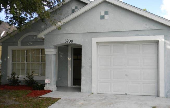 3 Bed / 2 Bath Home In Orlando - Lockhart