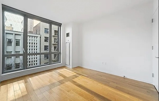 1 bed, 1 bath, 700 sqft, $5,250, Unit 5G