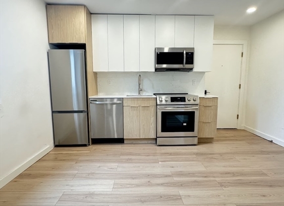 11 PARKER HL AVE