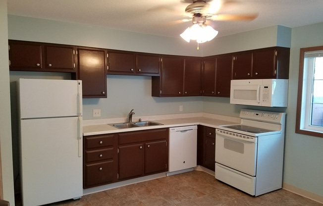 2 beds, 1.5 baths, 992 sqft, $895, Unit E- 4359