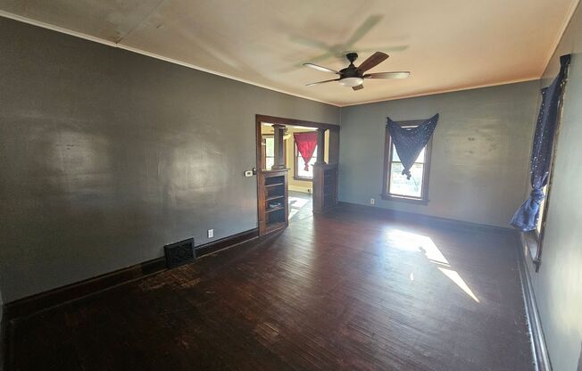 2 beds, 1 bath, $1,075