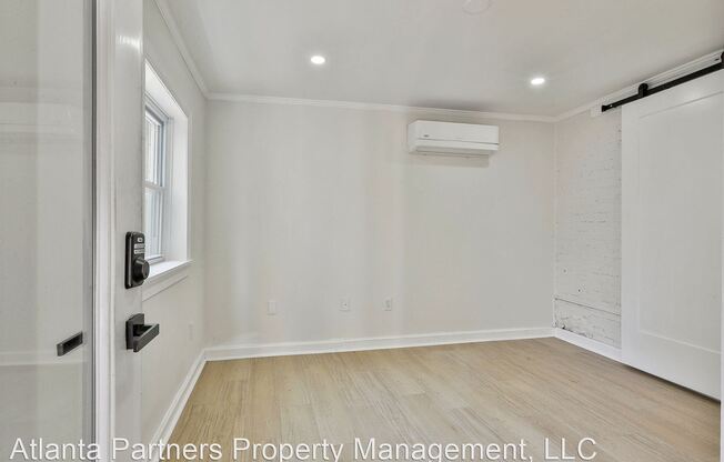 685 Argonne Ave. #14