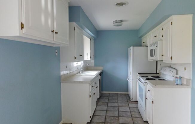 3 beds, 2 baths, $1,250