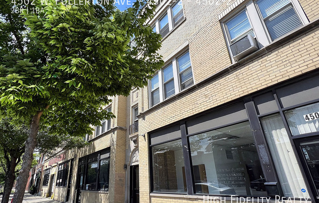 4502 W FULLERTON AVE