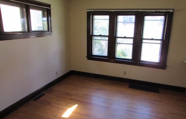 Three Bedroom House Near Brittingham Park