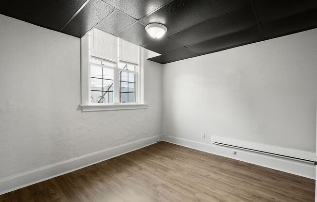 1 bed, 1 bath, 800 sqft, $849, Unit 109 W Lincoln Avenue #13