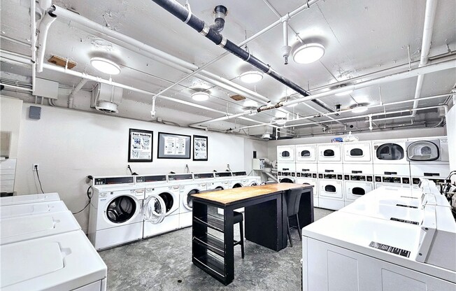 2 beds, 1 bath, 834 sqft, $3,100, Unit 529