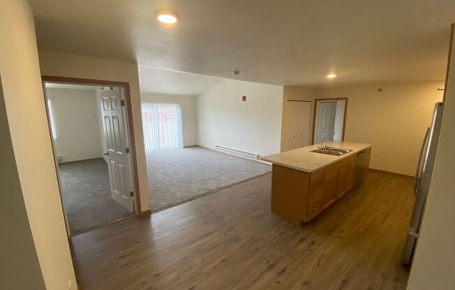 2 beds, 2 baths, $1,525, Unit 105