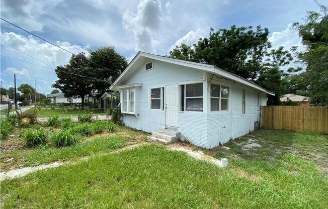 Updated 3/1 College Hill Home- Move In Ready!
