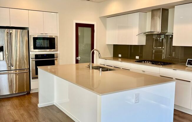 Luxury 4bed/2.5 bath home on Cul-de-sac! EV Charger!