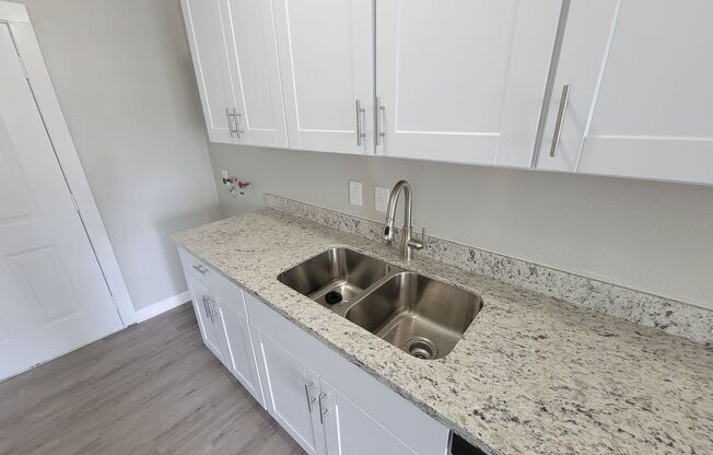 RECENTLY REMODELED 4 BEDROOM 2 BATH HOUSE IN MEDICAL CENTER