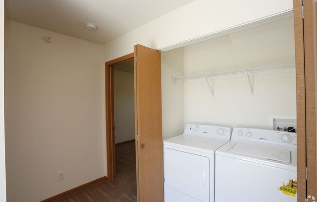 2 beds, 2 baths, 1,155 sqft, $1,400, Unit Apt 37