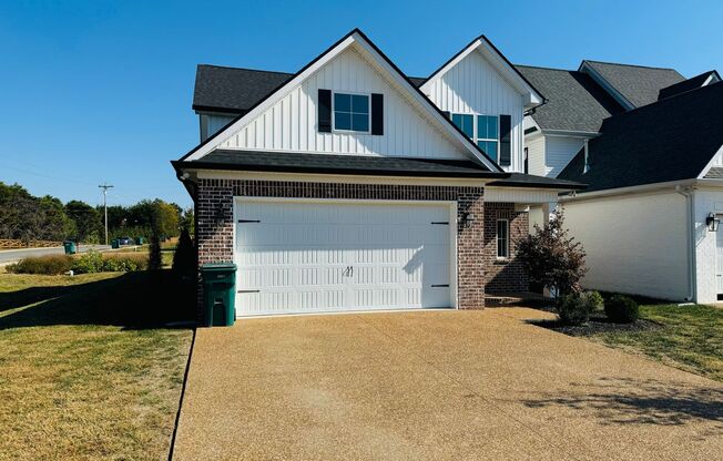 FOR LEASE - 3 Bed, 2 Bath, 1986sqft on Maple Hill Rd in Lebanon, TN.