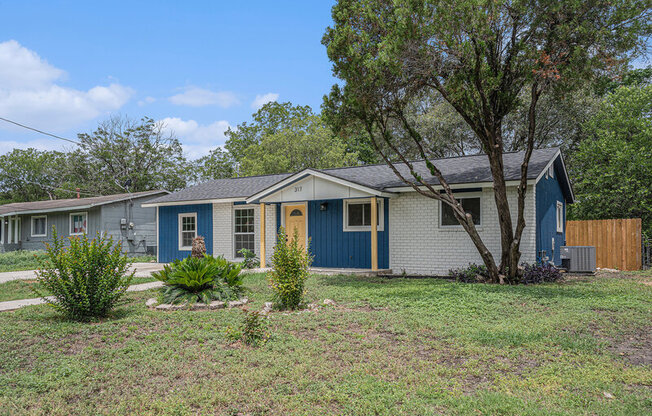 317 W LINDBERGH BLVD