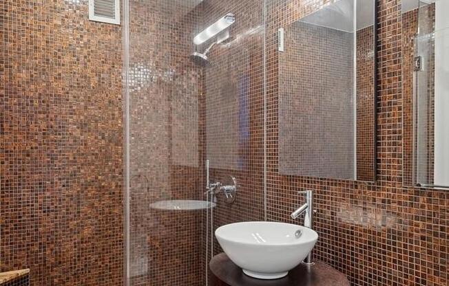 250 E 53 ST