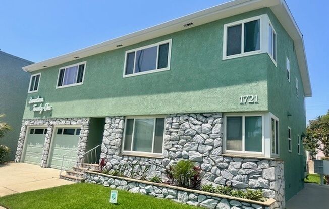 Coming Soon! Newly Renovated 1-Bedroom Upper Unit in Alamitos Beach