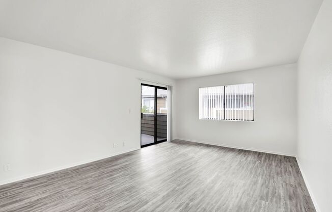 2 beds, 2 baths, $2,048, Unit 116