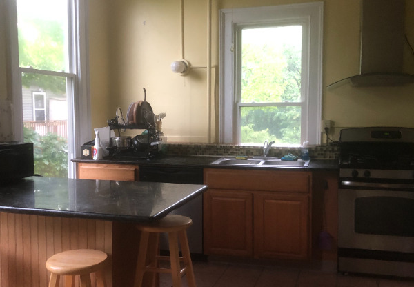 206 Schuyler Pl, Apt #3