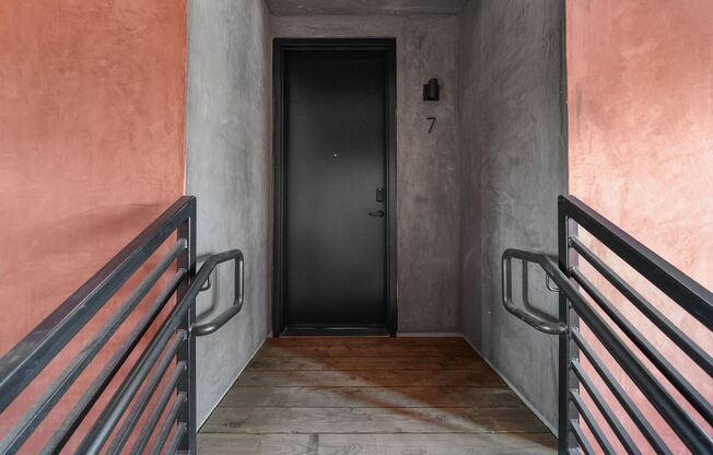 Studio, 1 bath, 347 sqft, $1,895, Unit Unit 7