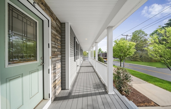 960 MAIN ST