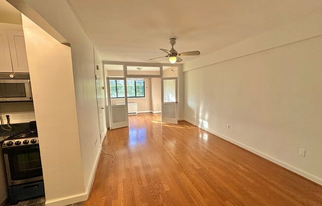 NEW LOWER PRICE! Spectacular Scott Circle Solarium Studio Dupont-Logan