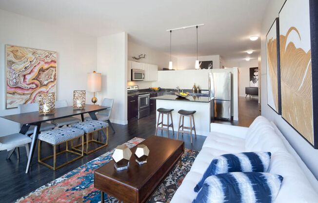 1 bed, 1 bath, 829 sqft, $1,665, Unit 906