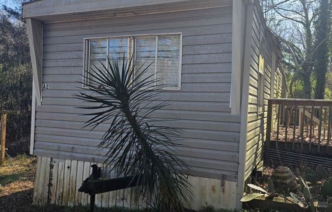 Spacious 2 Bedroom Apartment Available