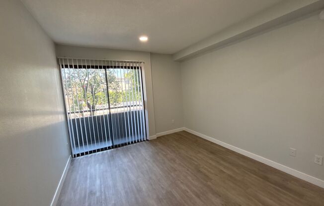 1 bed, 1 bath, 700 sqft, $1,648, Unit 107
