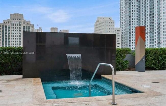 1 bed, 1 bath, 800 sqft, $3,400, Unit 50 Biscayne Blvd # 1907