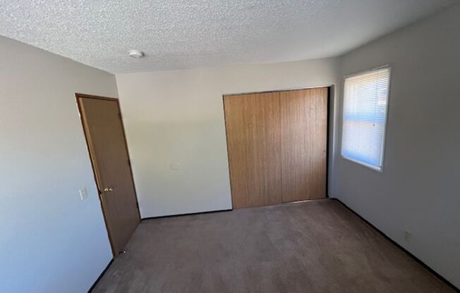 2 beds, 1 bath, $1,045, Unit 2623IZE