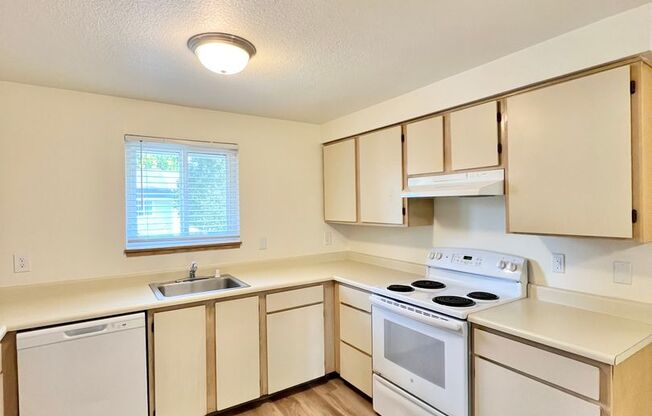 2 beds, 2 baths, 1,000 sqft, $1,675, Unit K-06