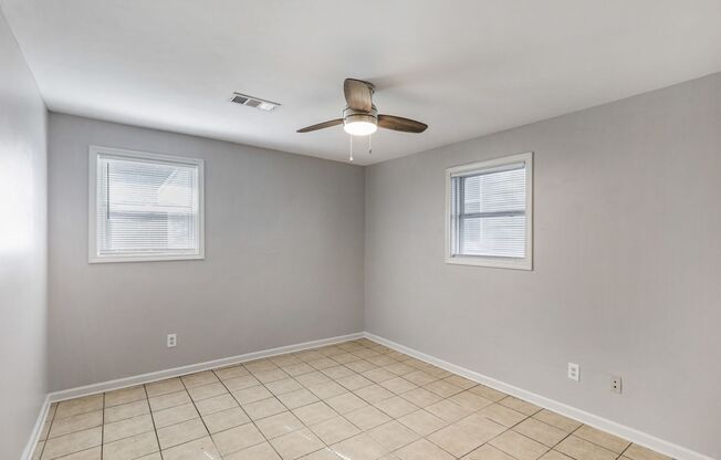 3 beds, 1 bath, $1,495