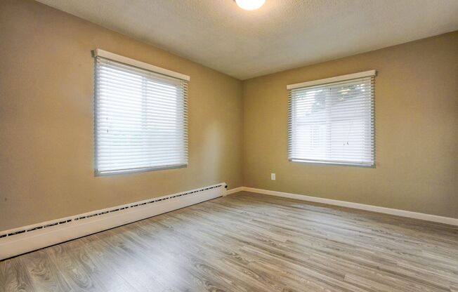 2 beds, 1 bath, 910 sqft, $1,925, Unit 16