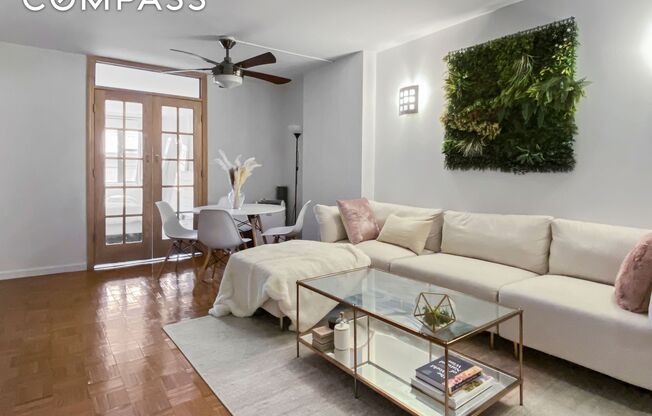 222 W 14 ST