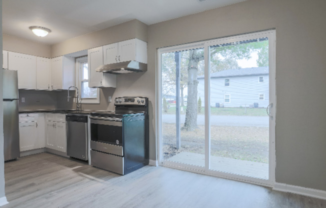 2 beds, 1 bath, 700 sqft, $925, Unit 2108-2 B