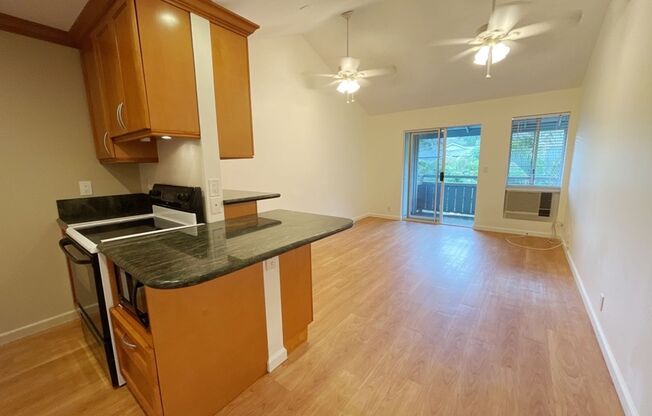 Mililani - Gardens at Launani Valley - 2 bedroom, 1 bathroom, 2 parking Townhome