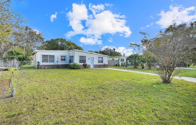 This charming 3 Bedroom, 2 Bath Single Family Home For Rent at 107 Garrison Dr. Sanford, FL 32771