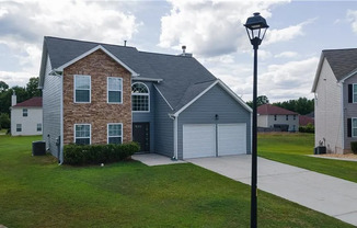 4 beds, 2.5 baths, $2,750