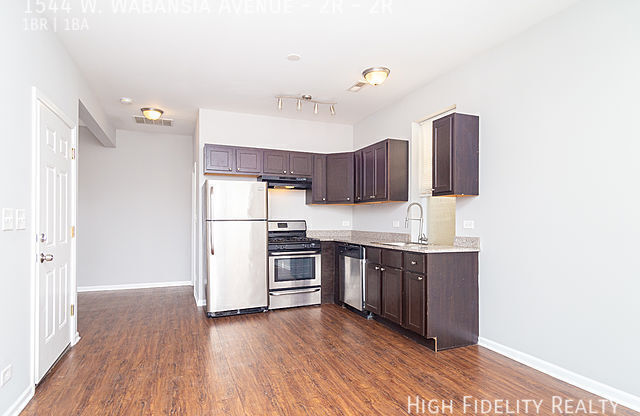 1544 W WABANSIA AVE