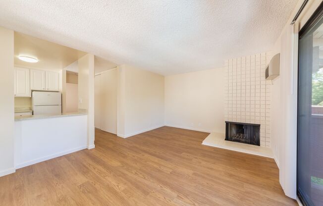 1 bed, 1 bath, 612 sqft, $2,050, Unit E- W/D