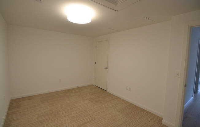 2 beds, 1 bath, 962 sqft, $4,765, Unit 322