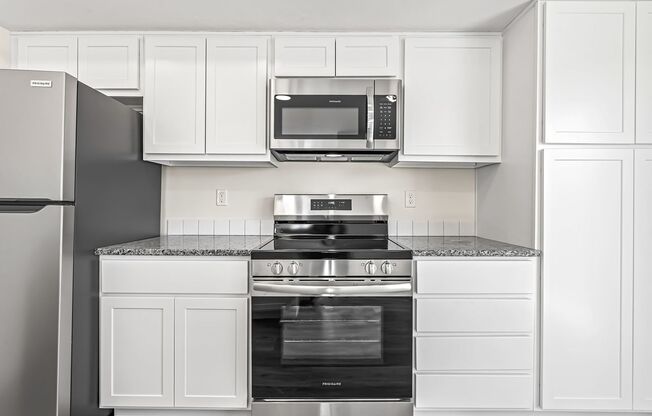 2 beds, 2 baths, 880 sqft, $1,599, Unit 660-102