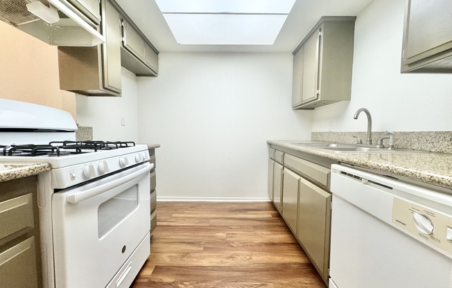 1218 Long Beach 2
