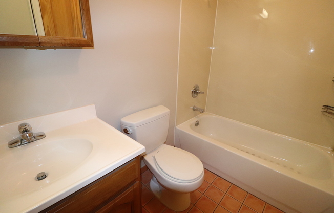 3 beds, 2 baths, $4,650