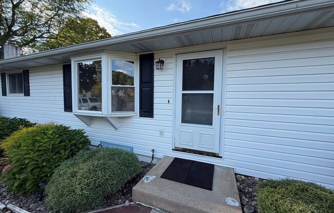 Spacious Rural Ranch!