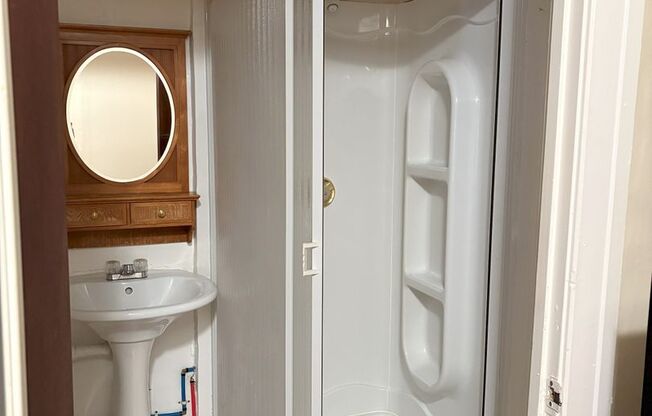 Studio, 1 bath, 150 sqft, $950, Unit 105