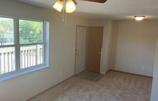 2 beds, 1 bath, $700, Unit #10