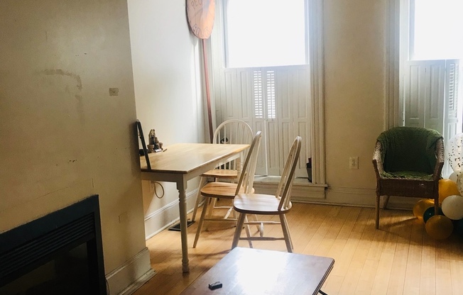 3 beds, 3 baths, 1,800 sqft, $2,399, Unit 16