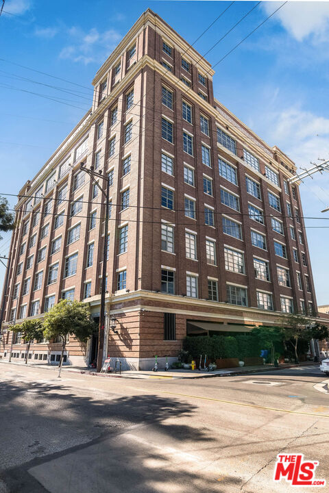 3 beds, 3 baths, 2,330 sqft, $8,500, Unit 106