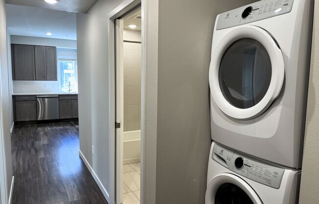 1 bed, 1 bath, 521 sqft, $1,398